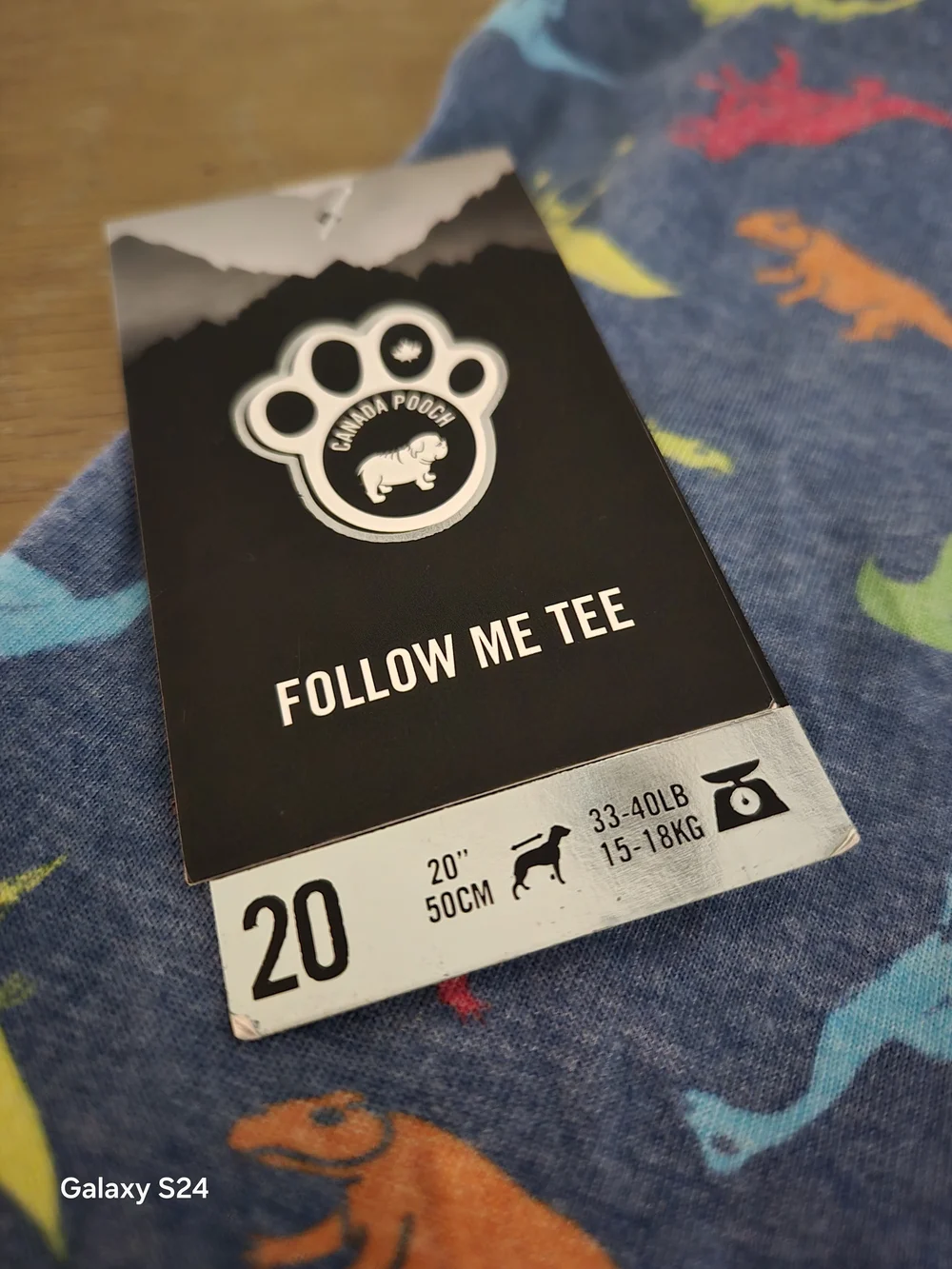 Canada Pooch Dog Follow Me Tee 20 Inch For 33-40 Lbs New Dinosaur Print